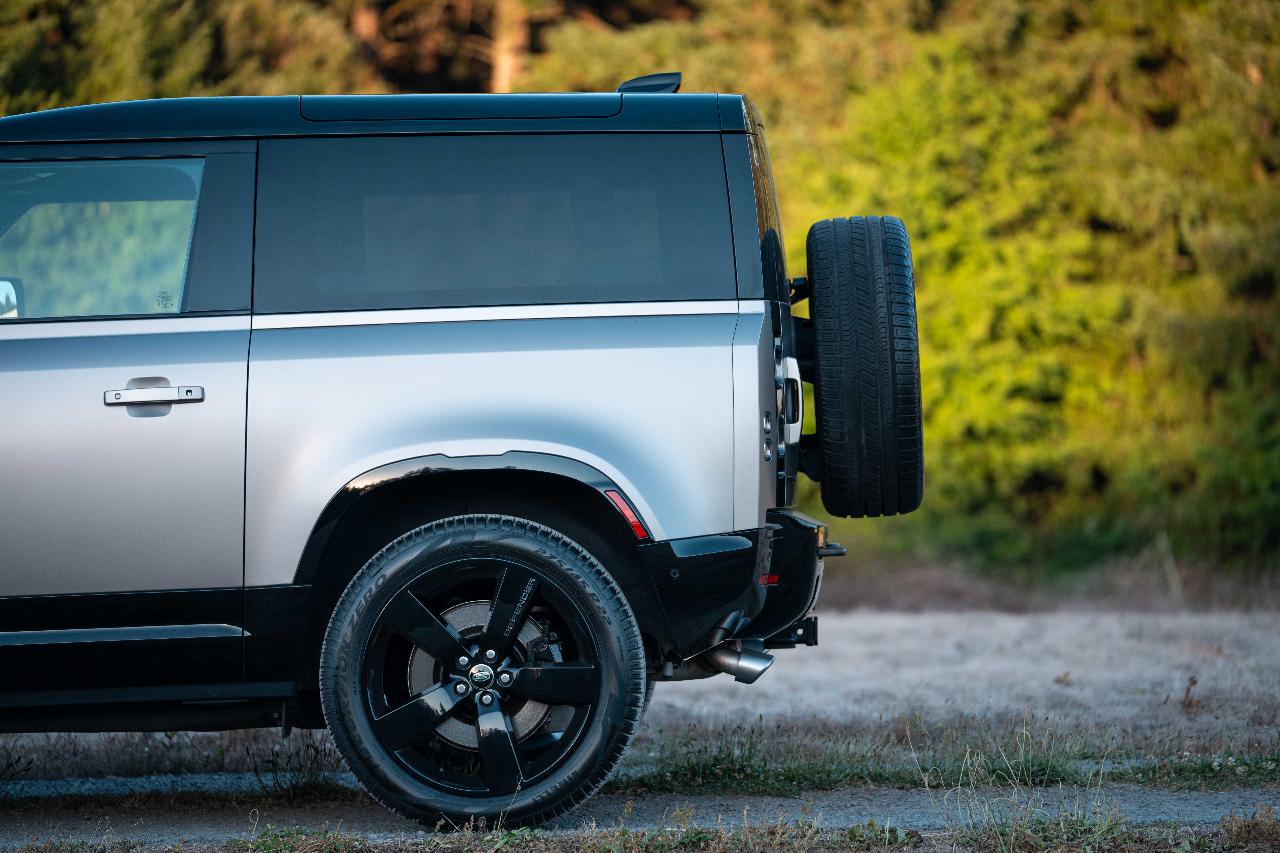 صورة 4 لـ 2023 LAND Rover DEFENDER V8