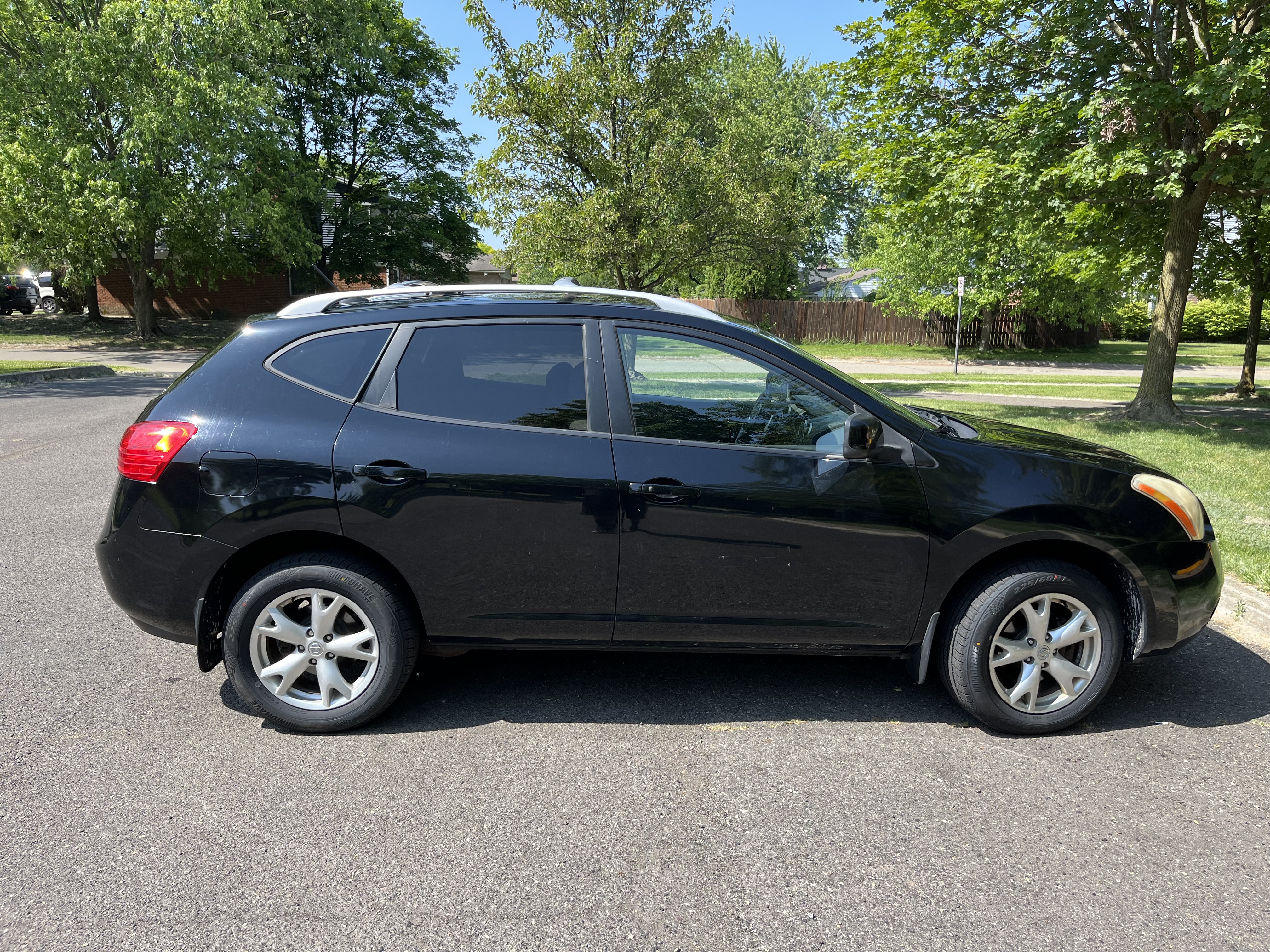 2008 nissan rogue black