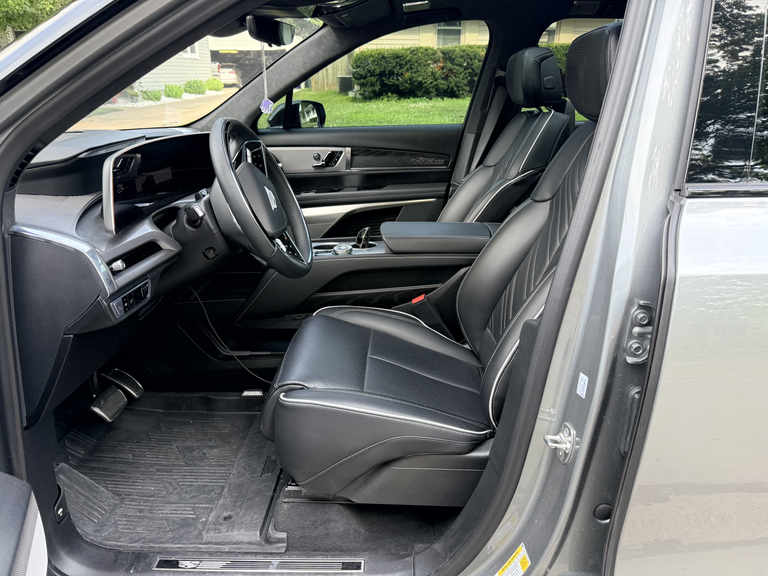 2026 Cadillac VISTIQ PLATINUM 照片 10