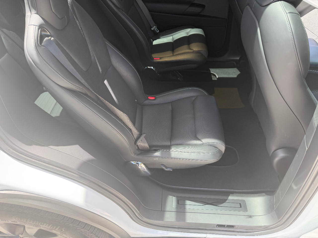 TESLA MODEL X PLAID - 4