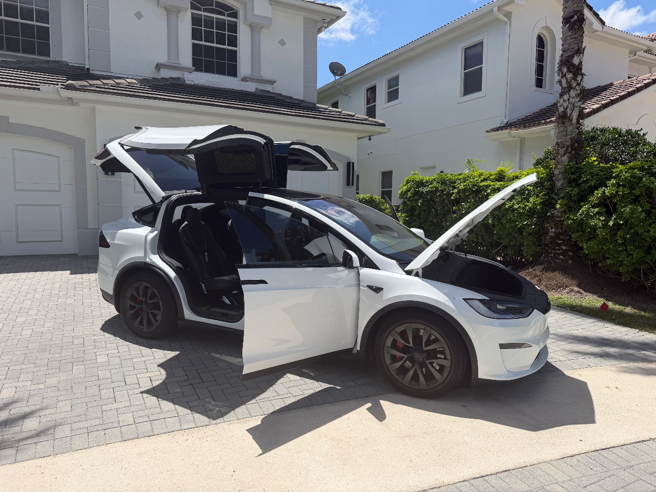 TESLA MODEL X PLAID - 1