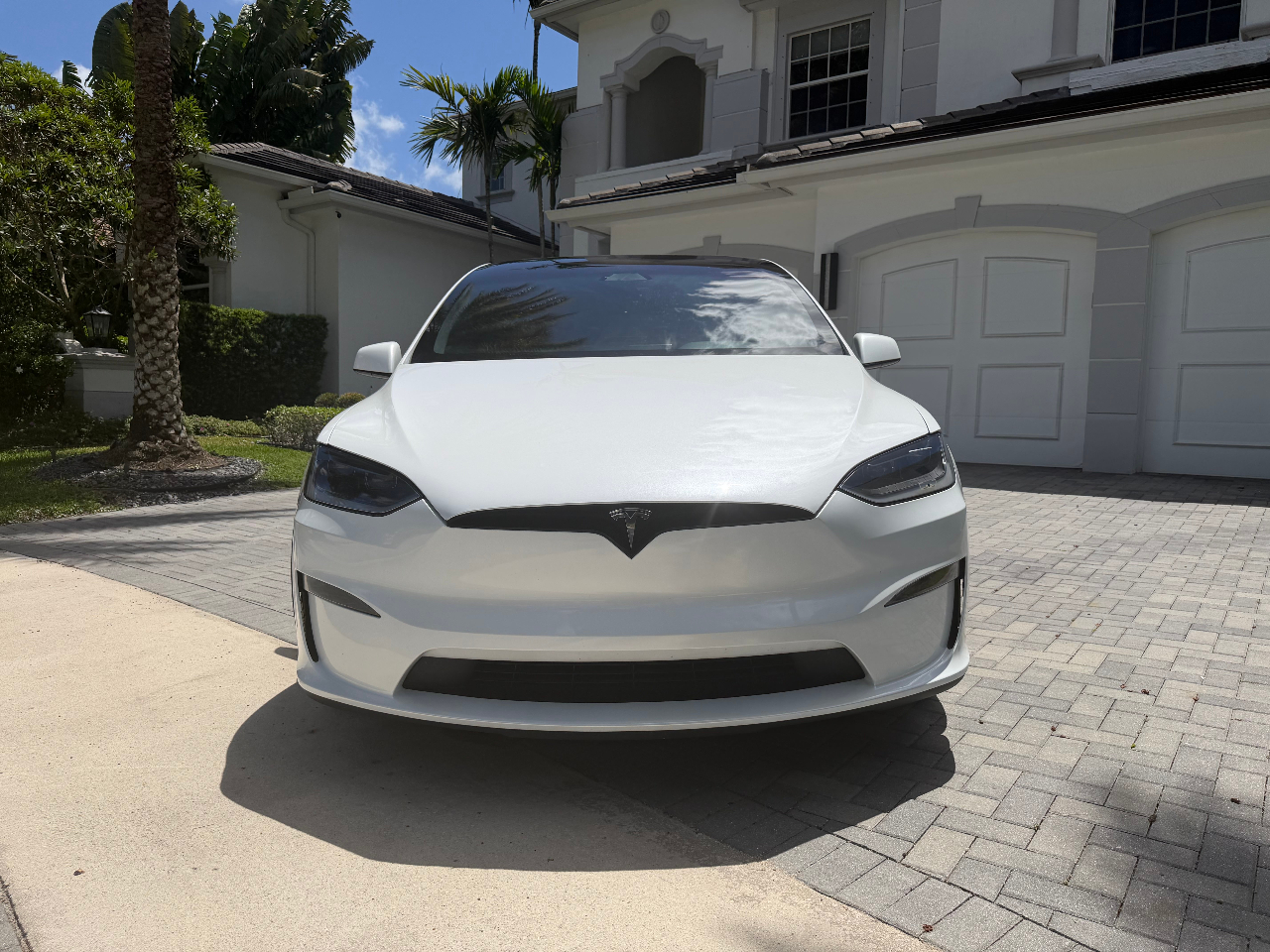 TESLA MODEL X PLAID - 10