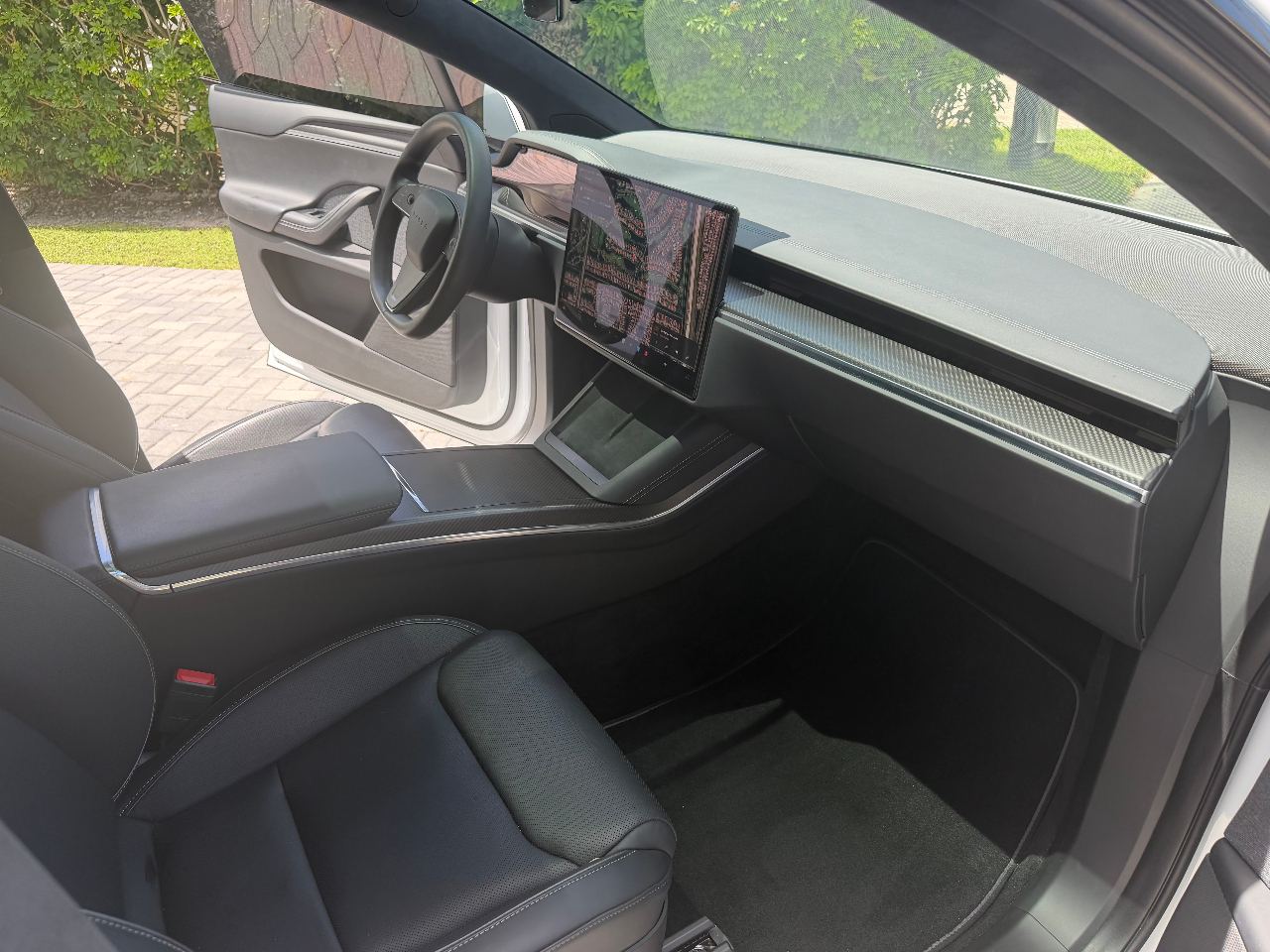 TESLA MODEL X PLAID - 8