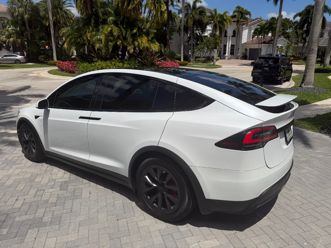 TESLA MODEL X PLAID - 7