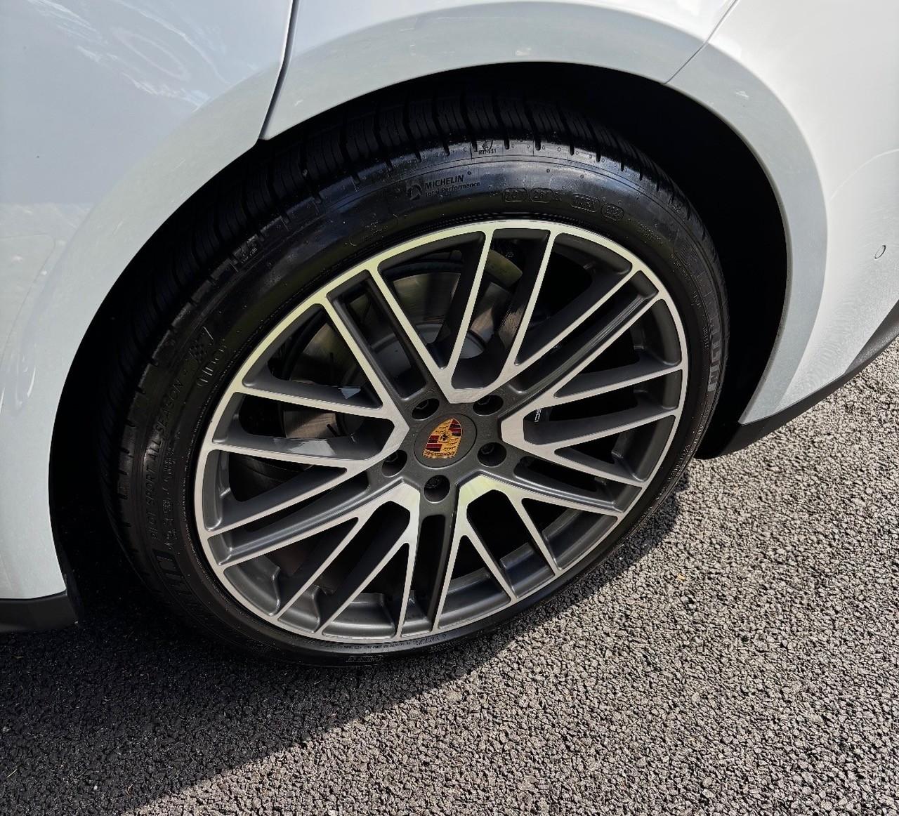 صورة 11 لـ 2025 Porsche PANAMERA PANAMERA 4