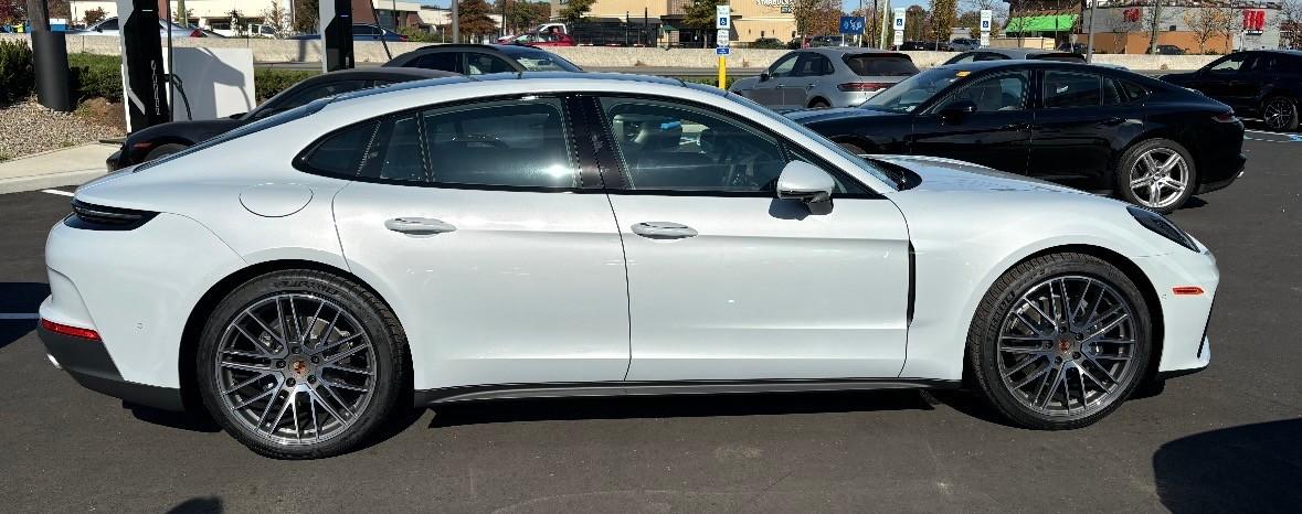 صورة 4 لـ 2025 Porsche PANAMERA PANAMERA 4