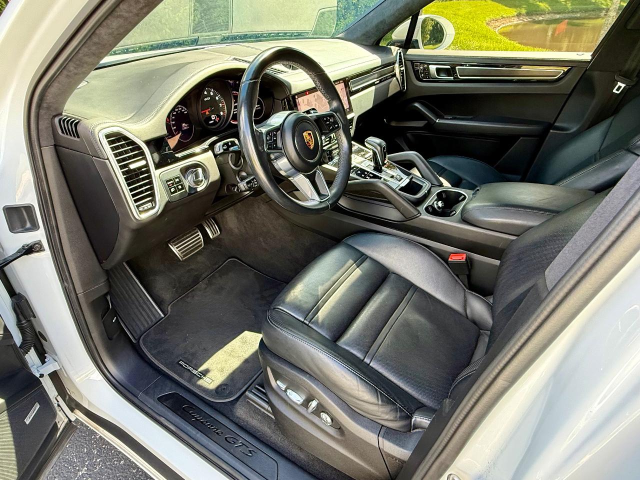 صورة 15 لـ 2021 Porsche CAYENNE CAYENNE GTS