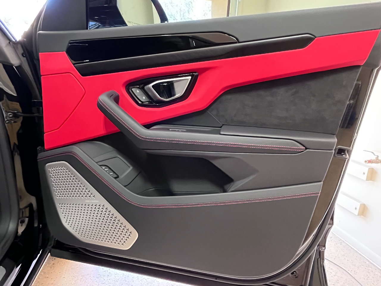 صورة مصغرة 19 لـ 2024 Lamborghini URUS S