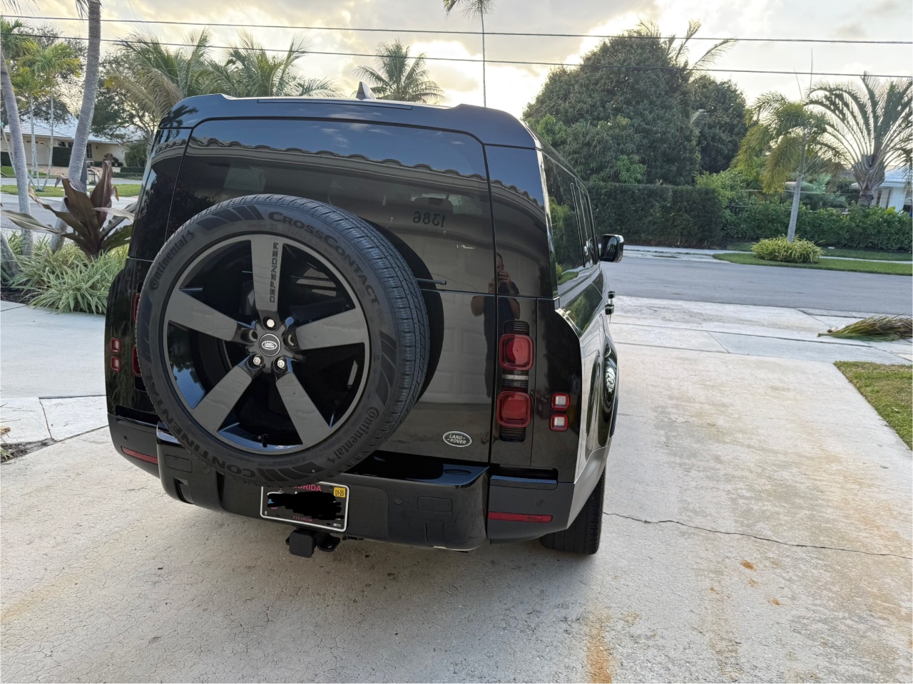 صورة 8 لـ 2023 LAND Rover DEFENDER SE