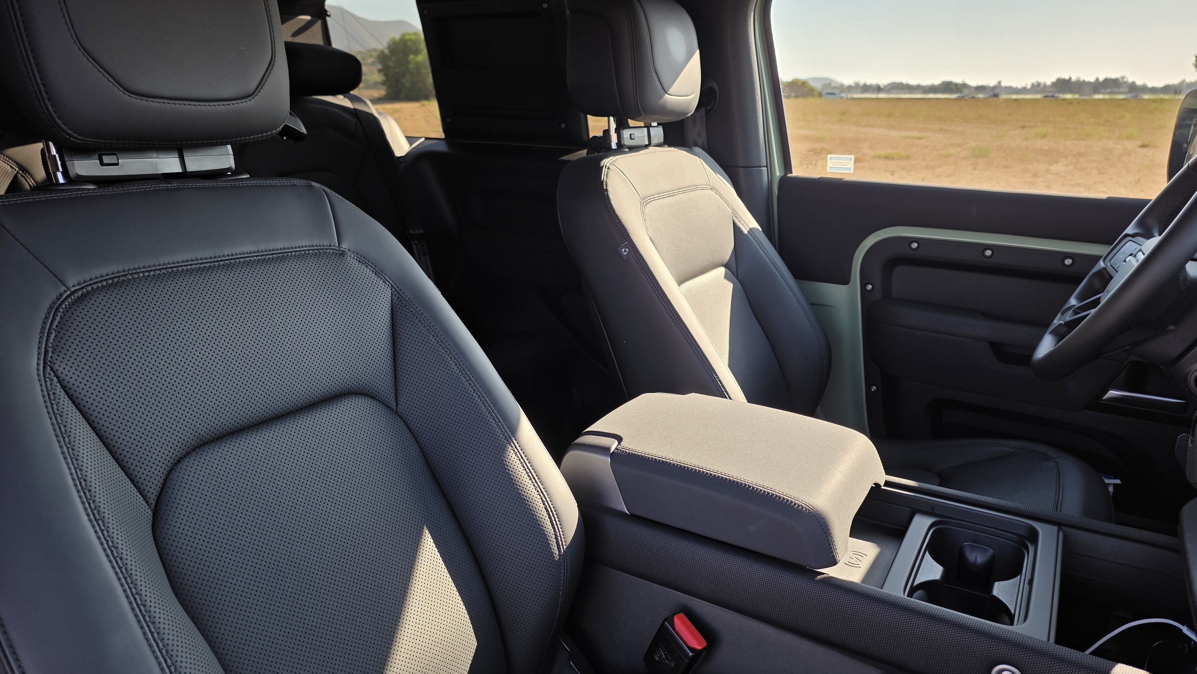 صورة مصغرة 13 لـ 2023 LAND Rover DEFENDER 90 75TH EDITION
