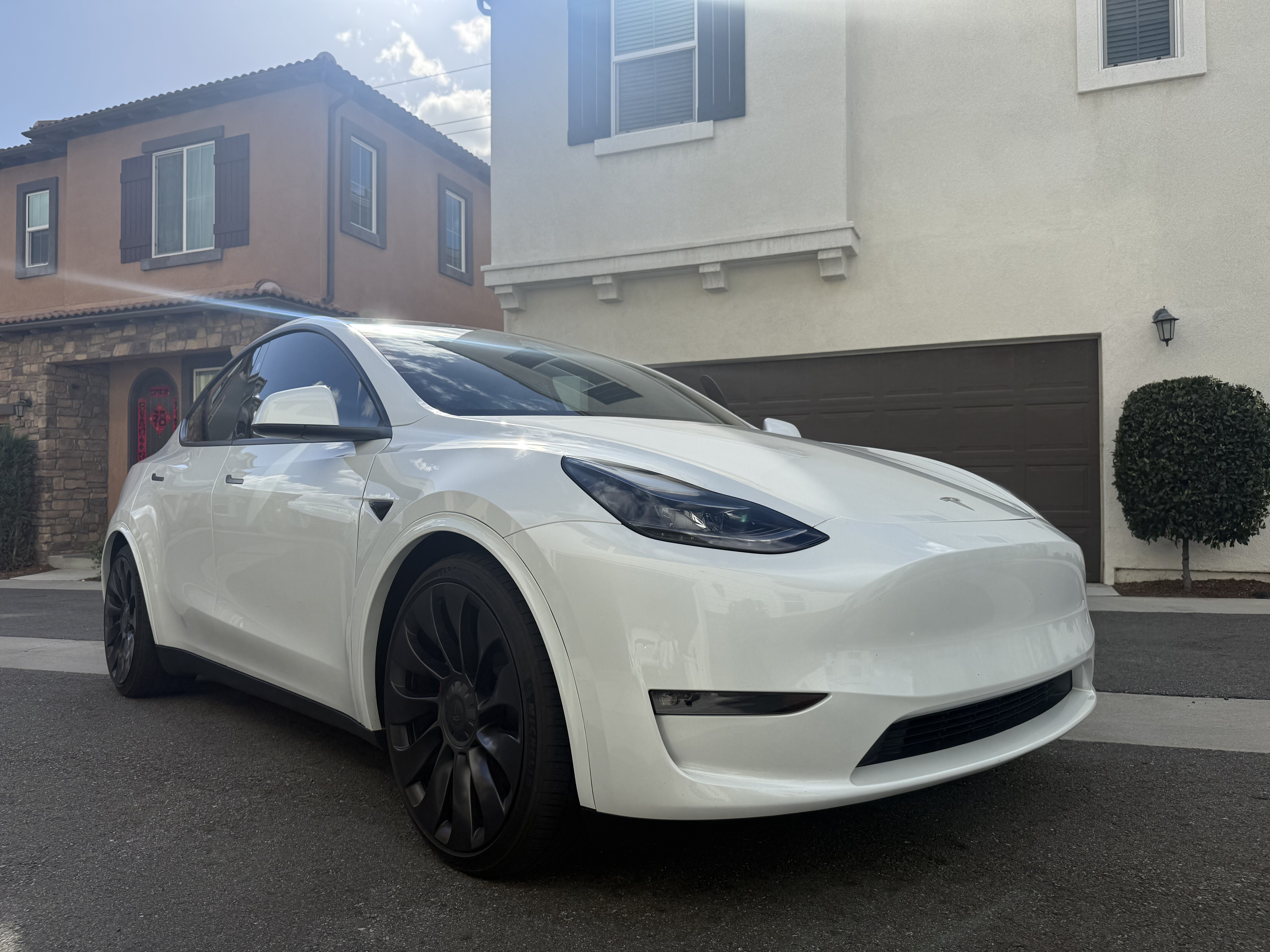 2023 TESLA MODEL Y PERFORMANCE — фото 2