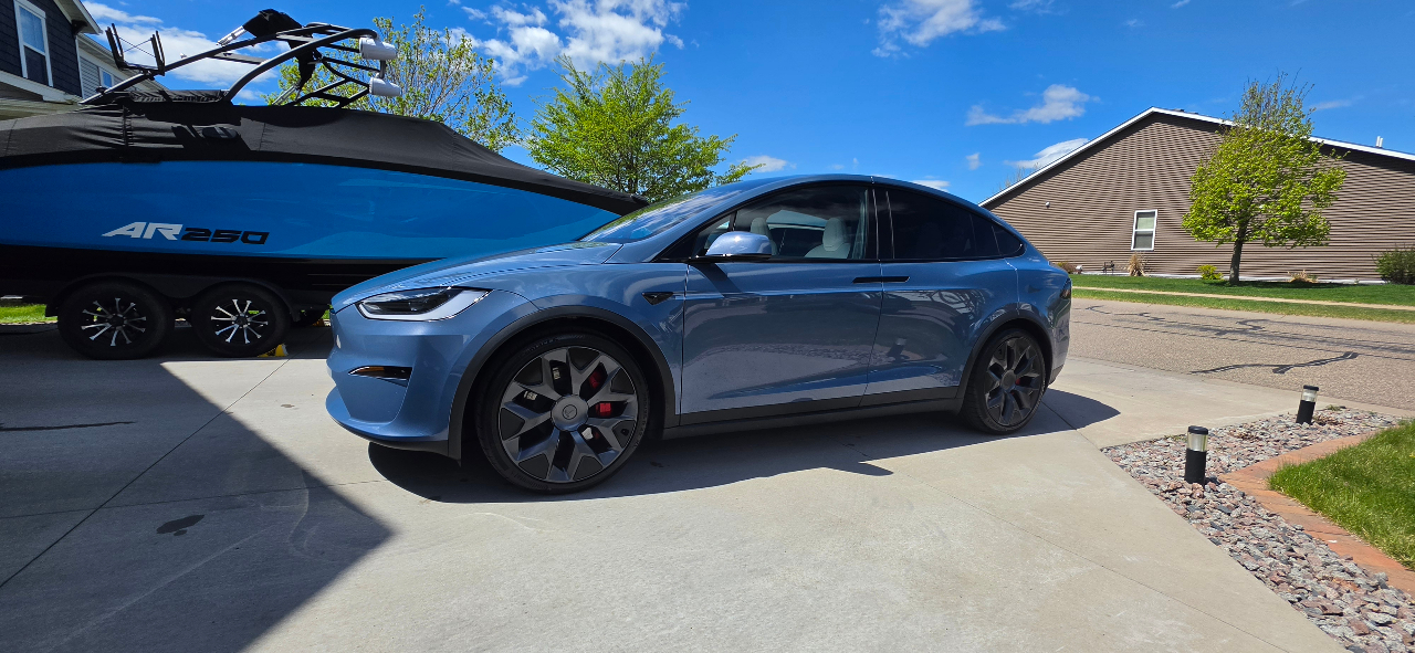 TESLA MODEL X PLAID - 2