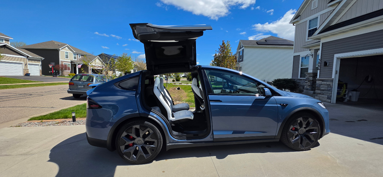 TESLA MODEL X PLAID - 4