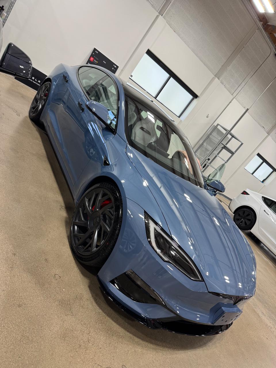 2026 Tesla MODEL S PLAID — фото 1