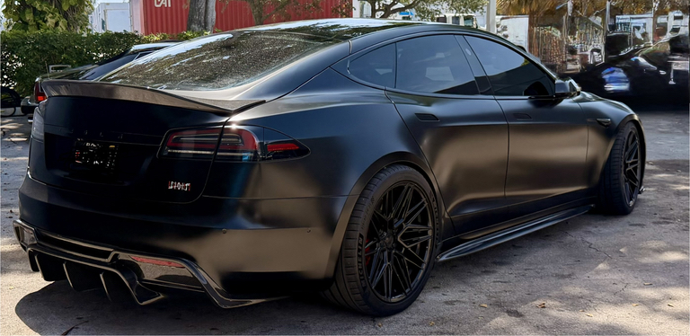 2022 Tesla MODEL S PLAID — фото 6