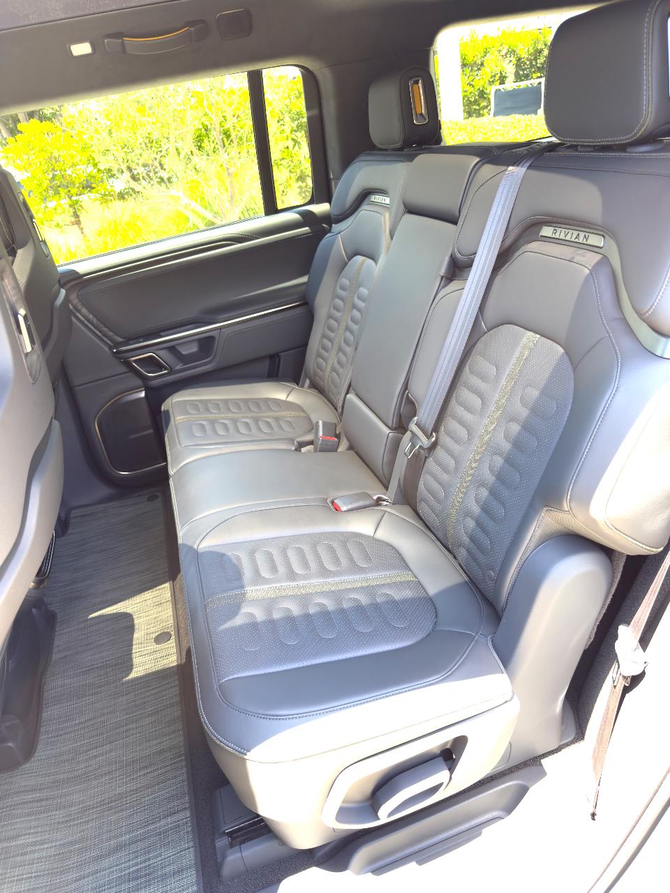 2022 Rivian R1S LAUNCH EDITION 缩略图 16