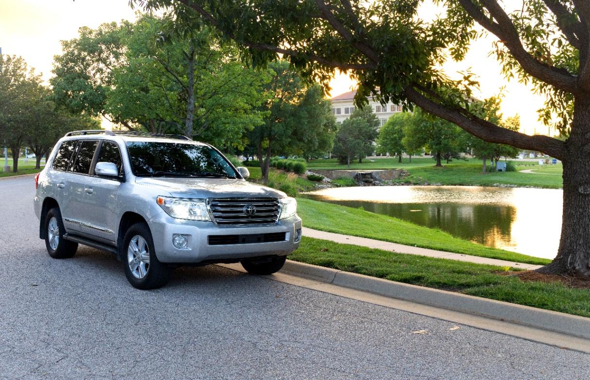 2025 Toyota RAV4 LE - Photo 5