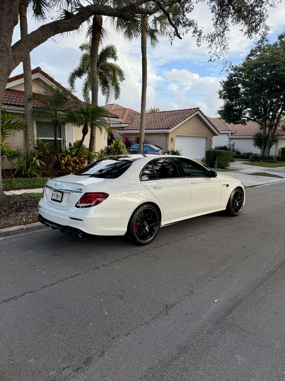 صورة 10 لـ 2020 Mercedes-BENZ AMG E 63 S 4MATIC