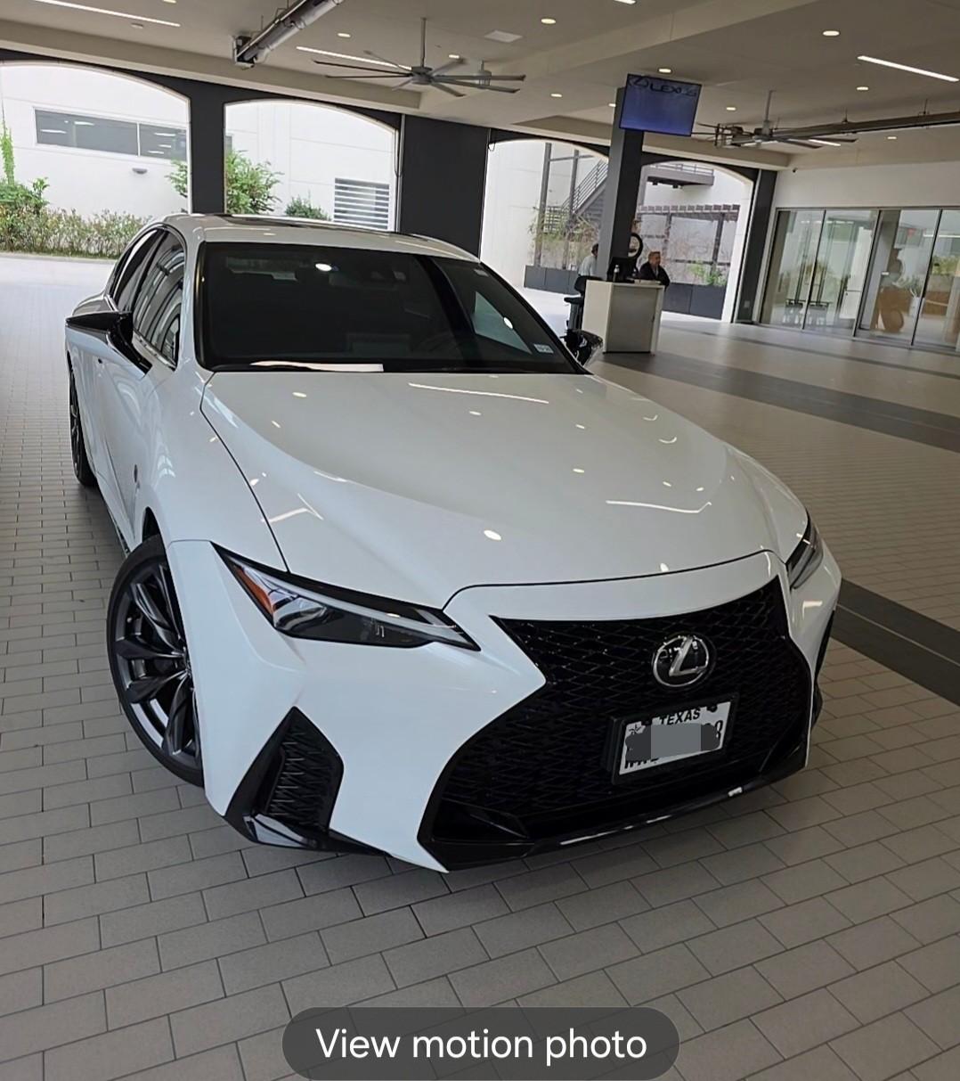 صورة 2 لـ 2024 Lexus IS 350 F SPORT DESIGN