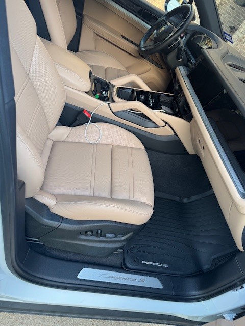 PORSCHE CAYENNE - 10