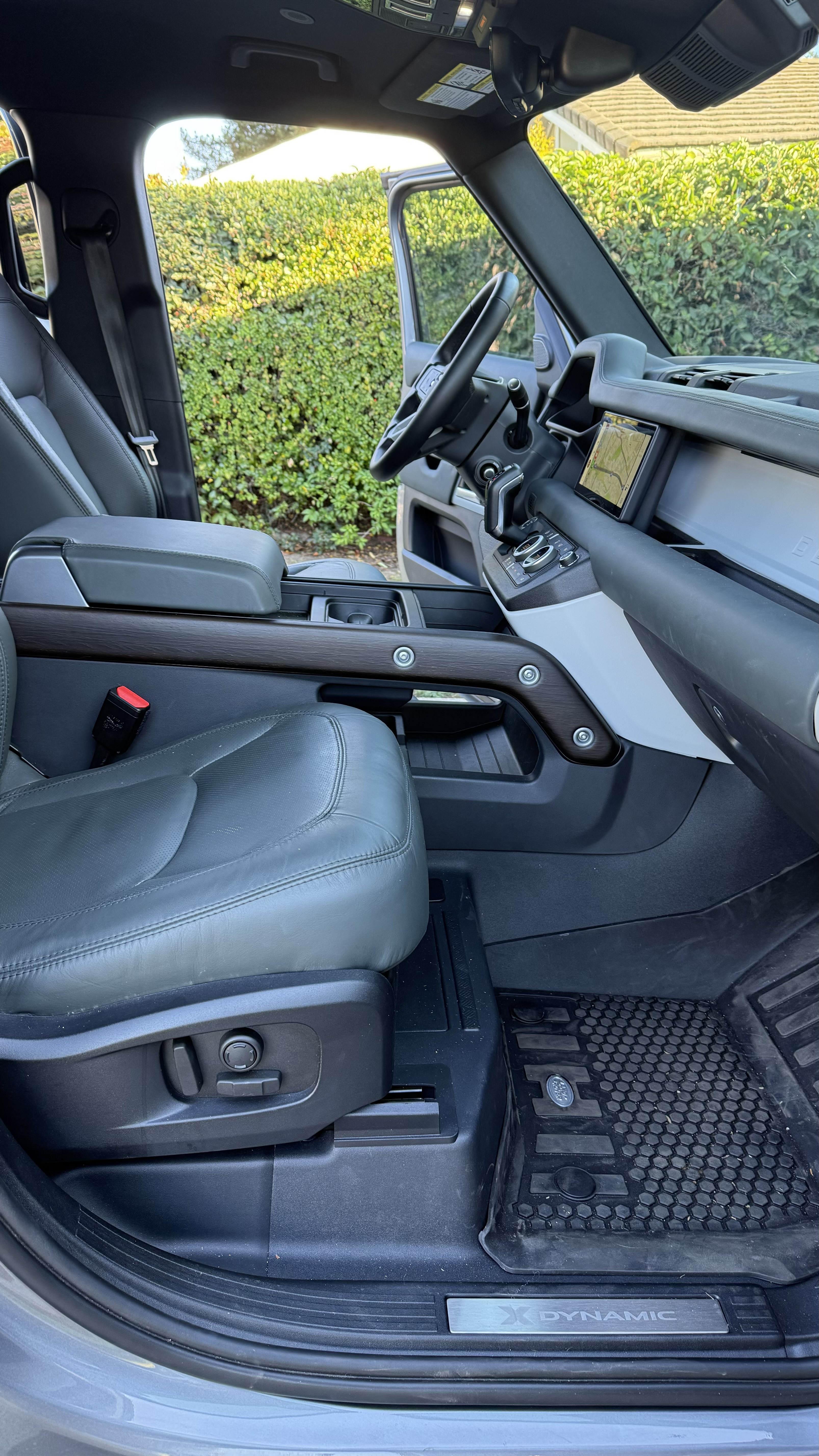 صورة 4 لـ 2024 LAND Rover DEFENDER 110 P400 X-DYNAMIC SE