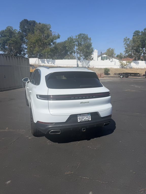 صورة 2 لـ 2025 Porsche CAYENNE CAYENNE E-HYBRID