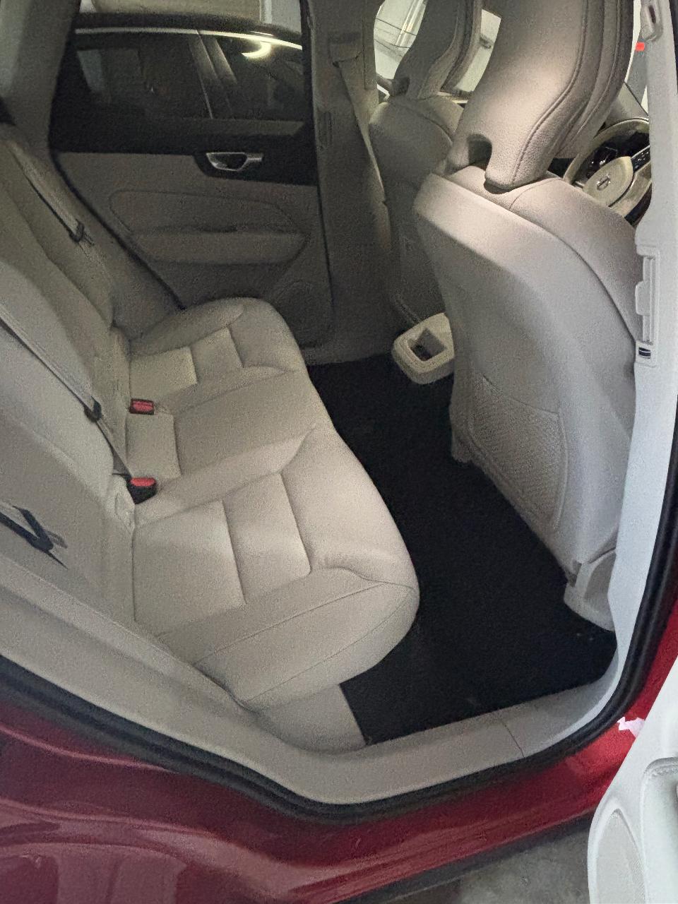 صورة 3 لـ 2024 Volvo XC60 B5 CORE DARK THEME