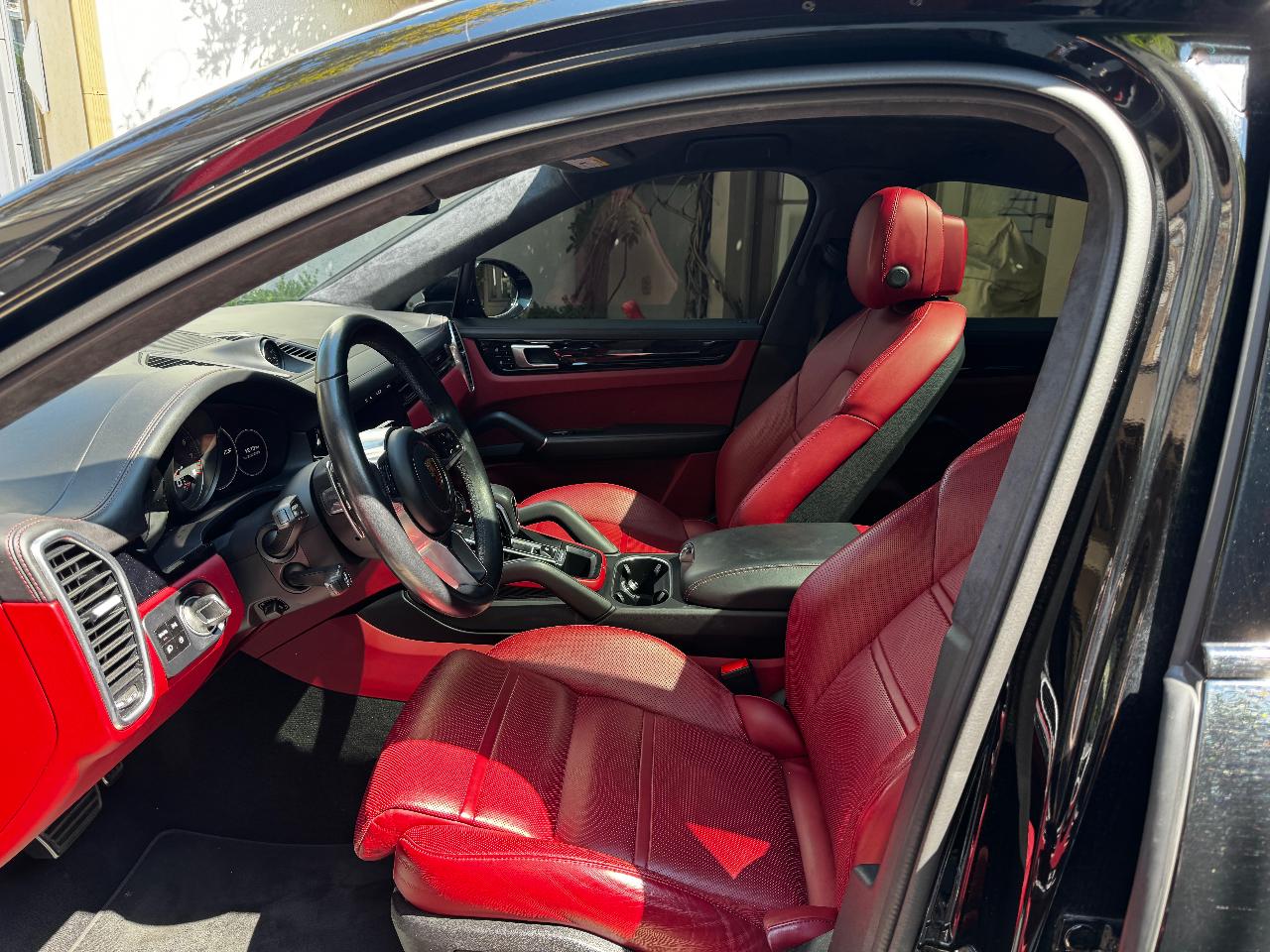 صورة 10 لـ 2021 Porsche CAYENNE CAYENNE GTS