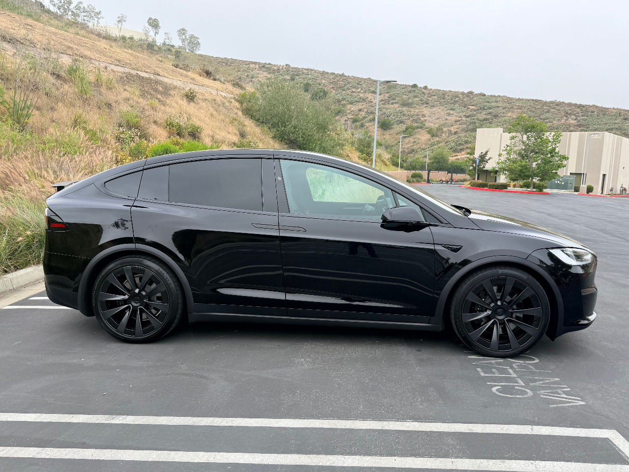 TESLA MODEL X PLAID - 5