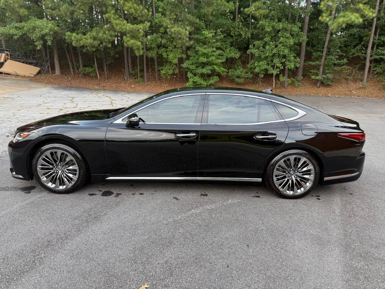 صورة 16 لـ 2021 Lexus LS 500 BASE