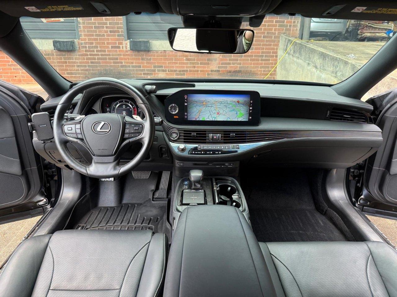 صورة 17 لـ 2021 Lexus LS 500 BASE