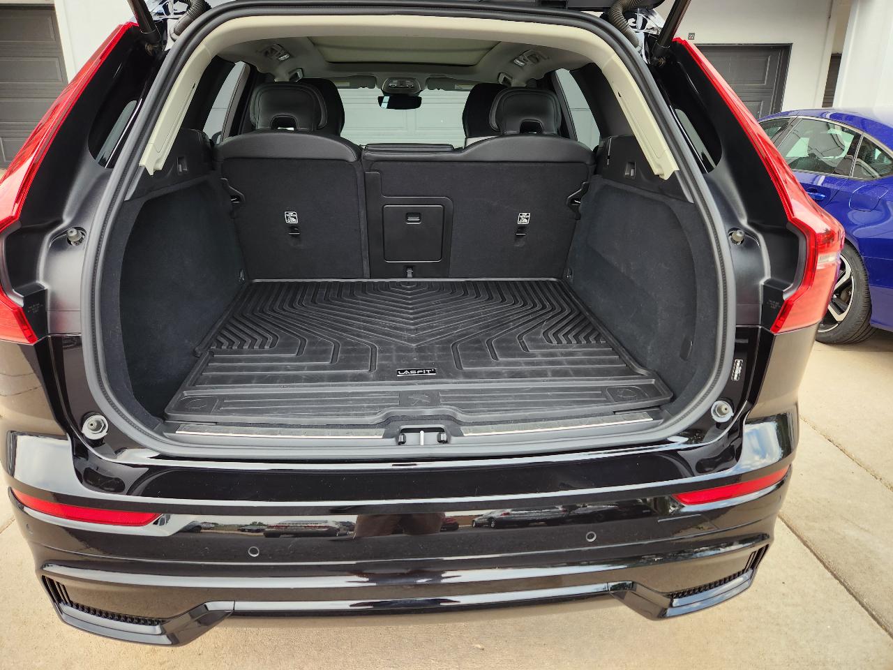 2025 Volvo XC60 B5 AWD PLUS — миниатюра 15