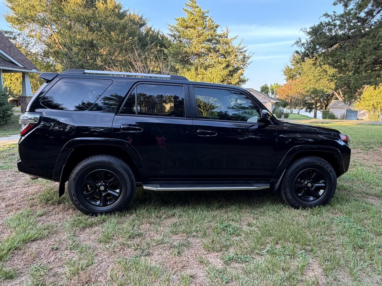 2020 Toyota 4RUNNER SR5 — миниатюра 21