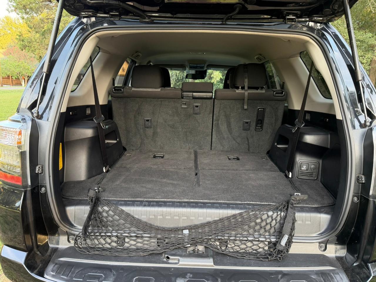 2020 Toyota 4RUNNER SR5 — миниатюра 13