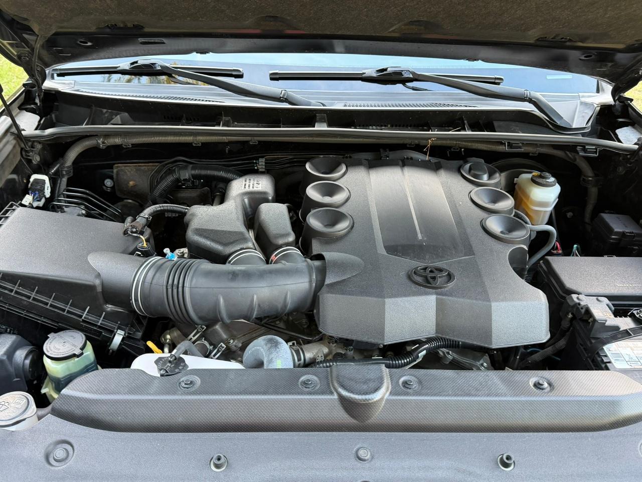 2020 Toyota 4RUNNER SR5 — миниатюра 14