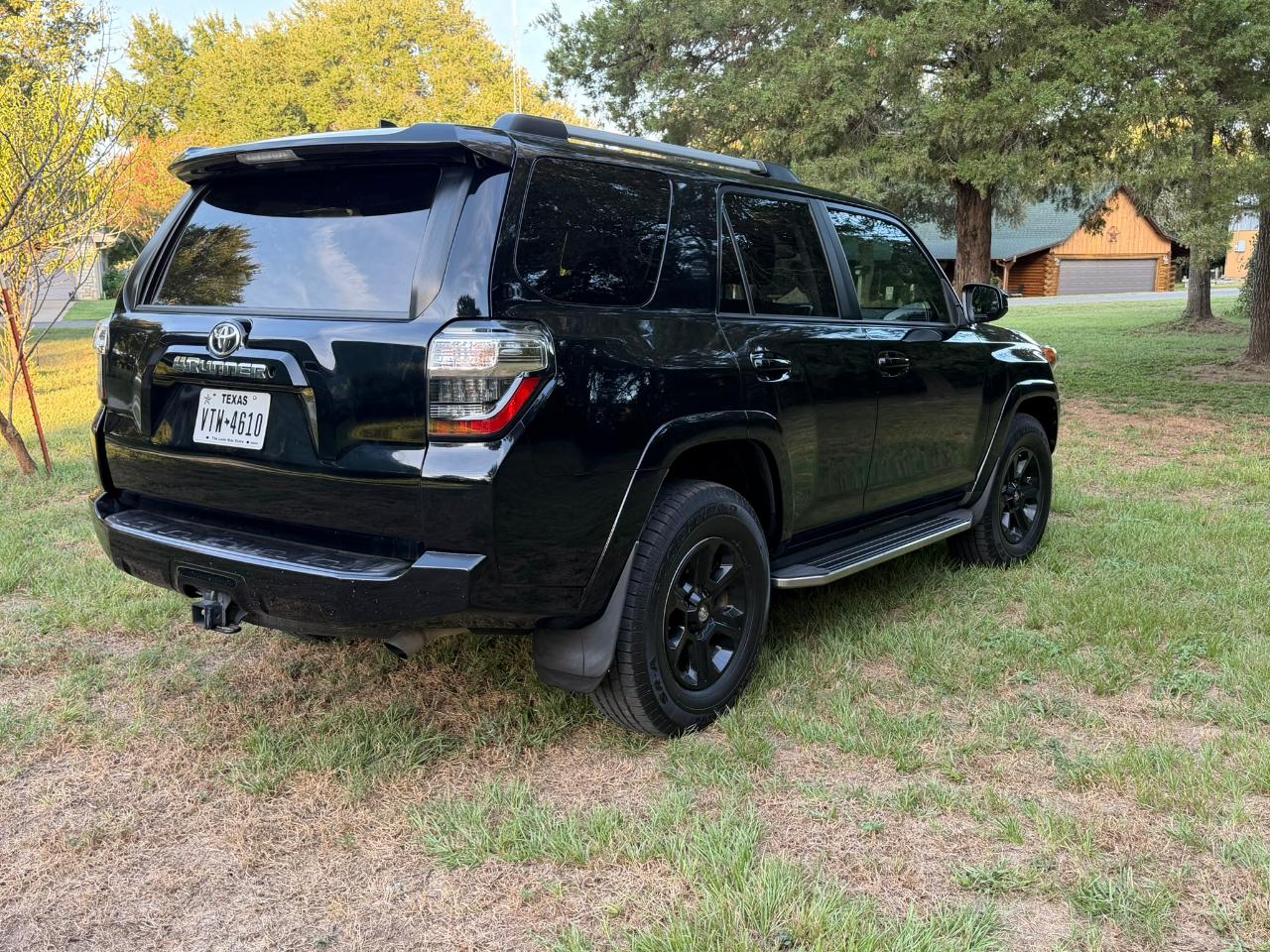 2020 Toyota 4RUNNER SR5 — фото 3