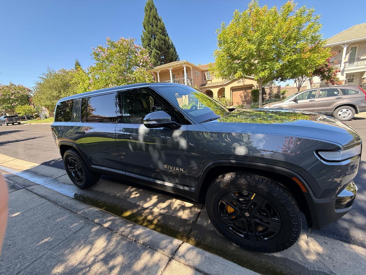 صورة 5 لـ 2023 Rivian R1S ADVENTURE QUAD-MOTOR LARGE PACKAGE