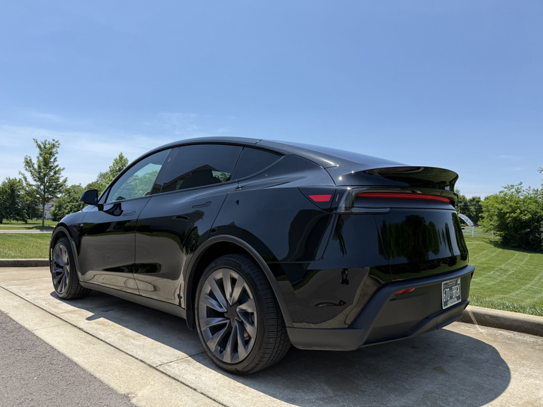 2026 Tesla MODEL Y PREMIUM RWD — фото 4