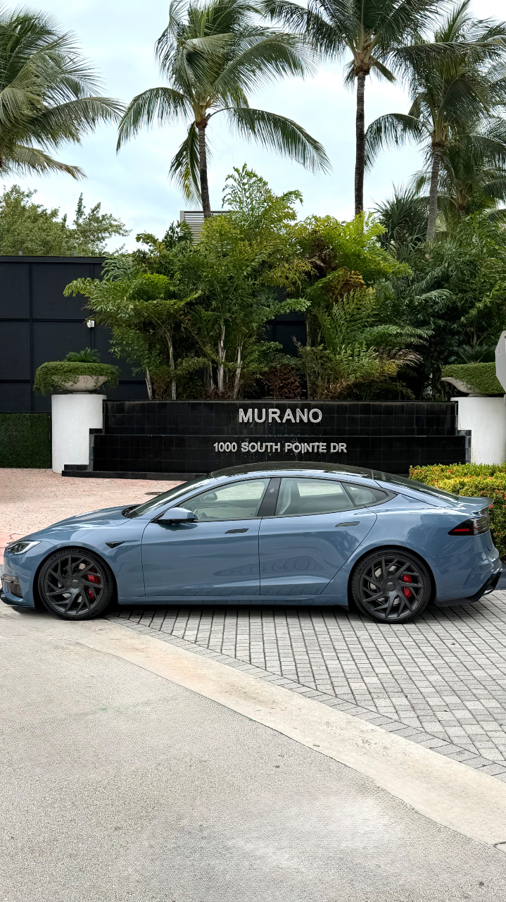 TESLA MODEL S PLAID - 1