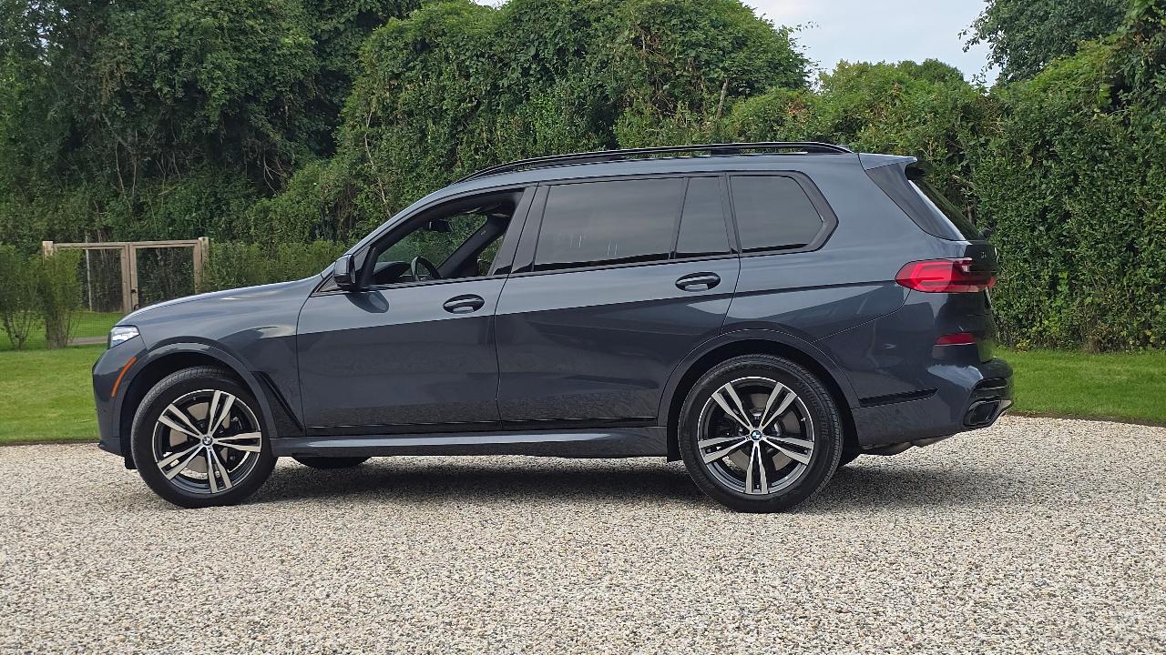 2022 BMW X7 M50I — фото 2