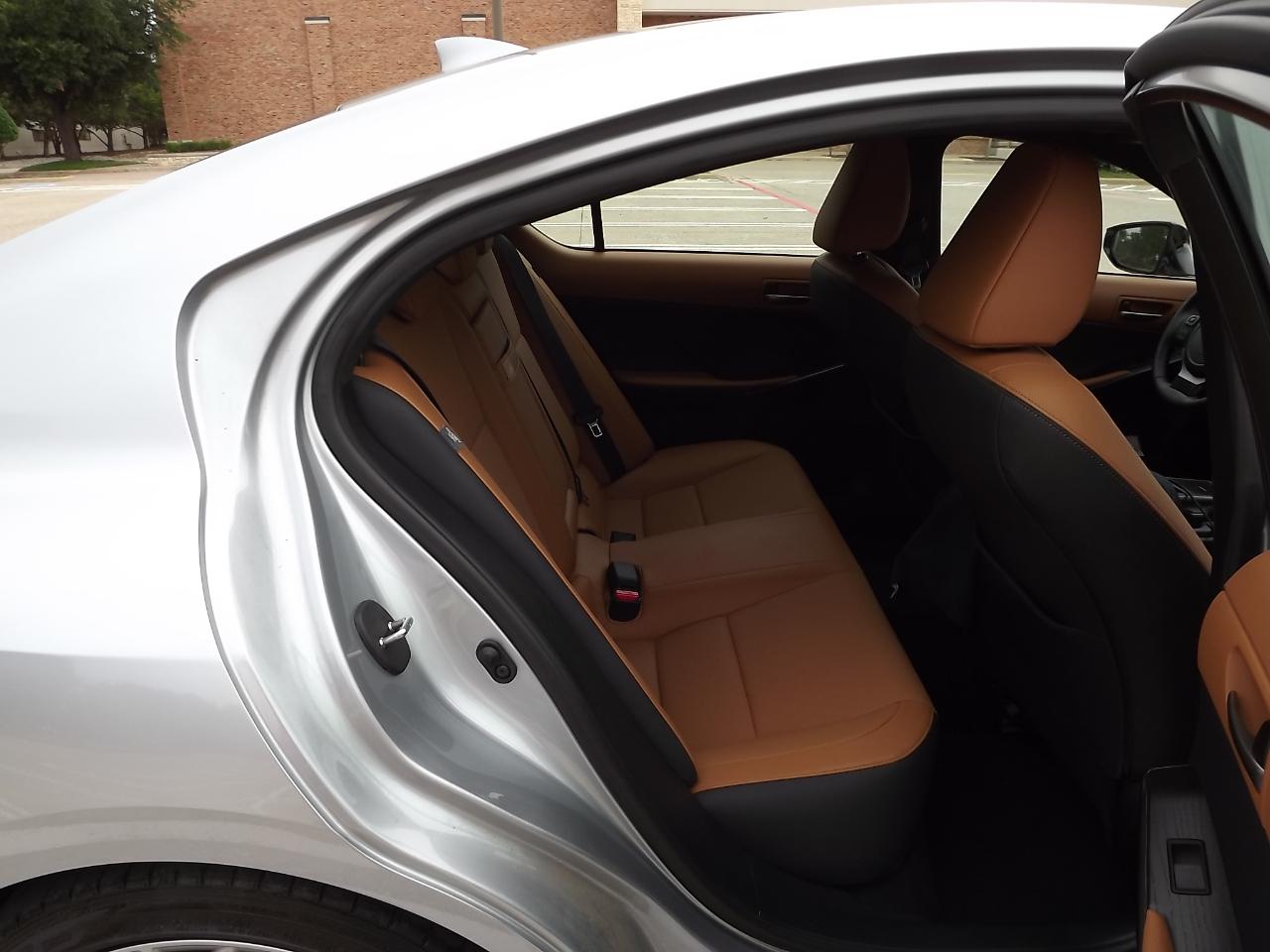 2024 Lexus IS 300 BASE — фото 10