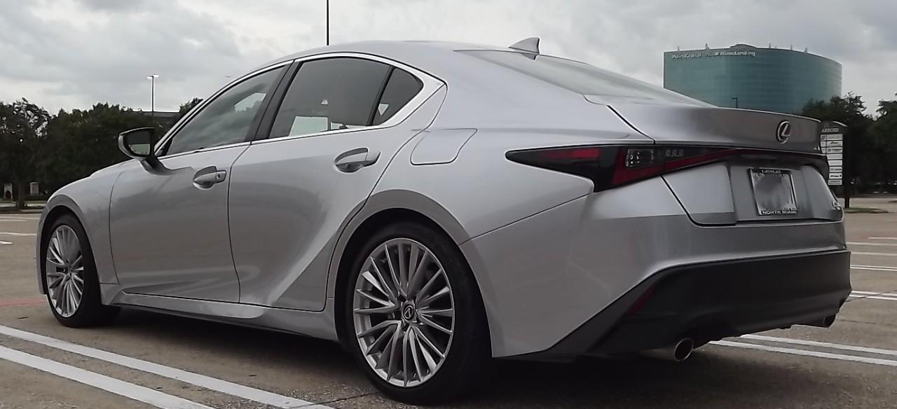 2024 Lexus IS 300 BASE — фото 8