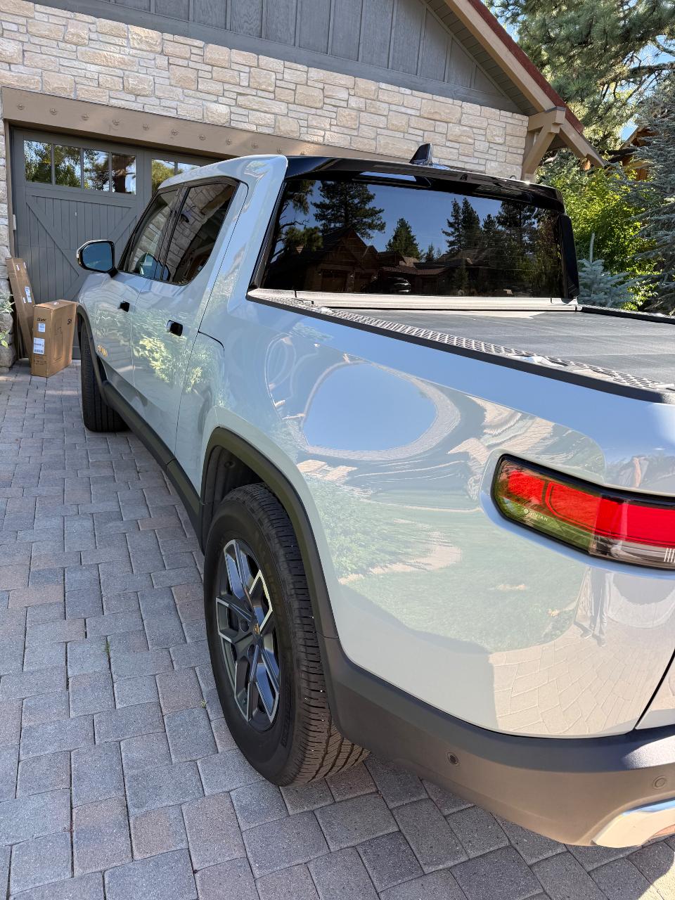 صورة 6 لـ 2022 Rivian R1T ADVENTURE PACKAGE