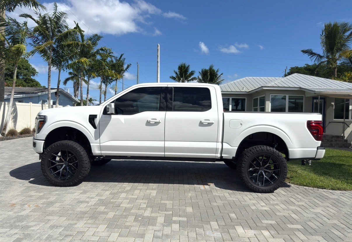 صورة 9 لـ 2025 FORD F-150 LARIAT