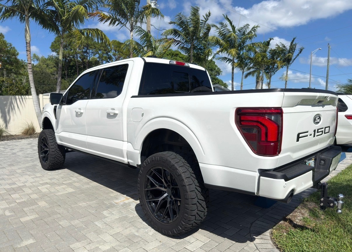 صورة 8 لـ 2025 FORD F-150 LARIAT