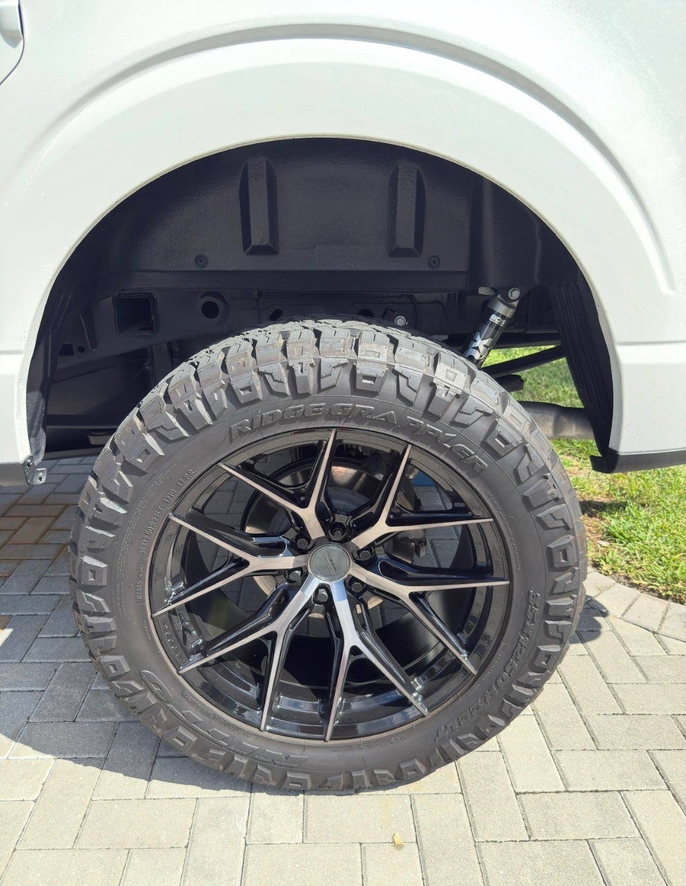 صورة مصغرة 22 لـ 2025 FORD F-150 LARIAT
