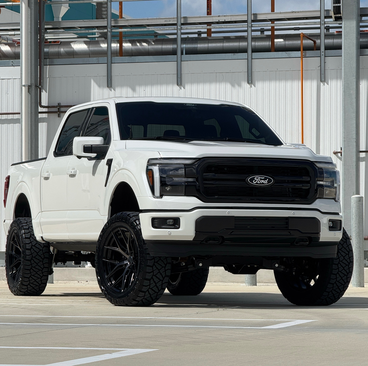 صورة 1 لـ 2025 FORD F-150 LARIAT