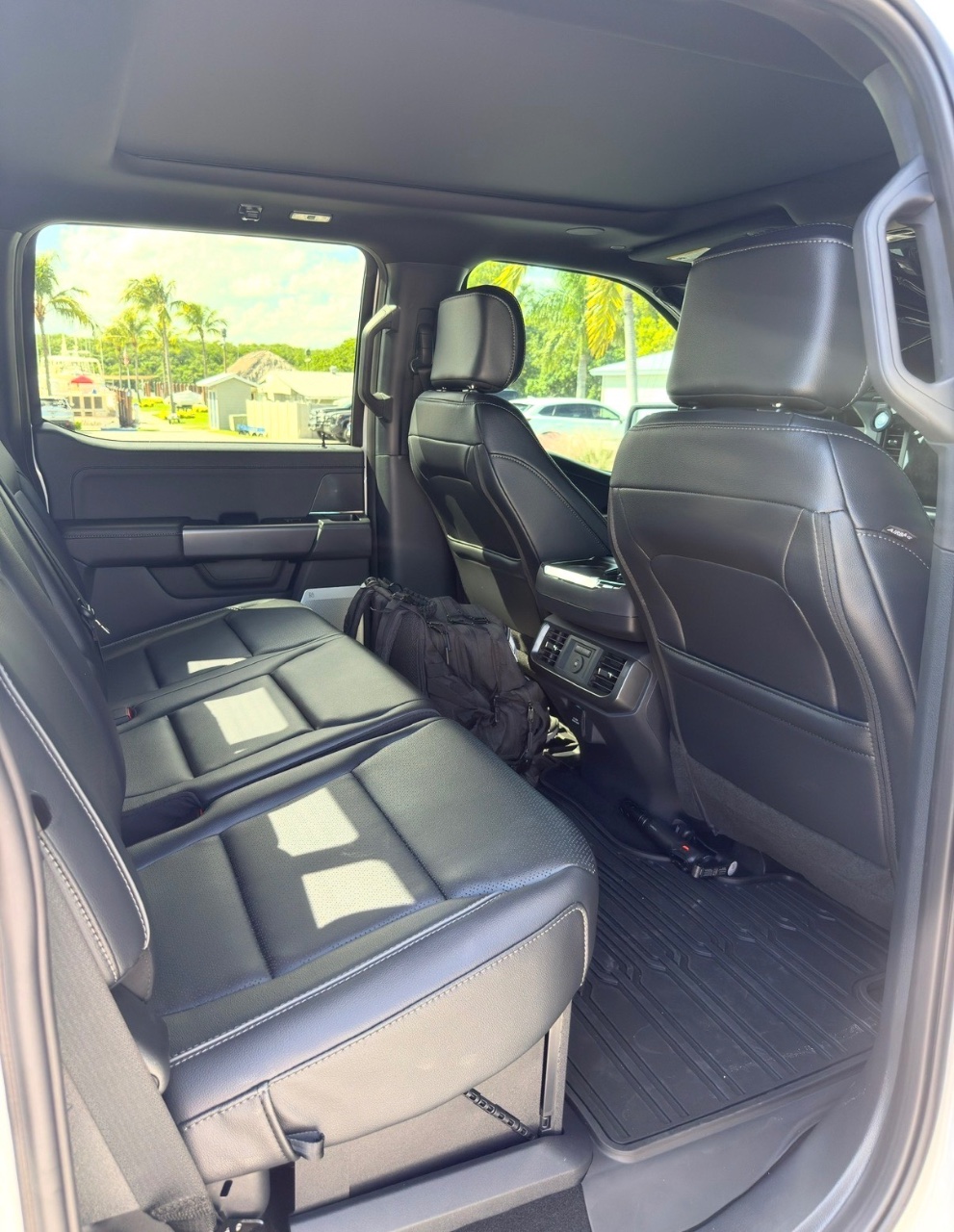 صورة مصغرة 17 لـ 2025 FORD F-150 LARIAT