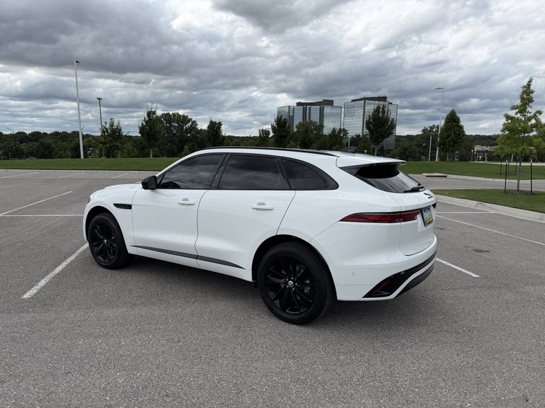 صورة 4 لـ 2024 Jaguar F-PACE P250 R-DYNAMIC S
