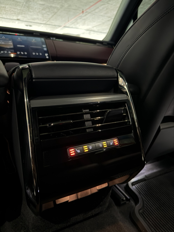 صورة 25 لـ 2025 LAND Rover RANGE ROVER SPORT P400 DYNAMIC SE